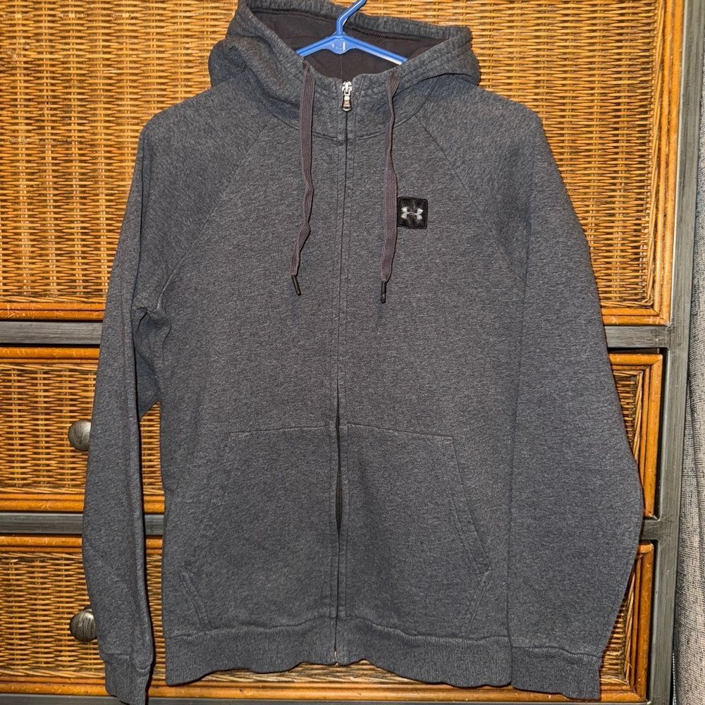 Men’s small Under armor hoodie